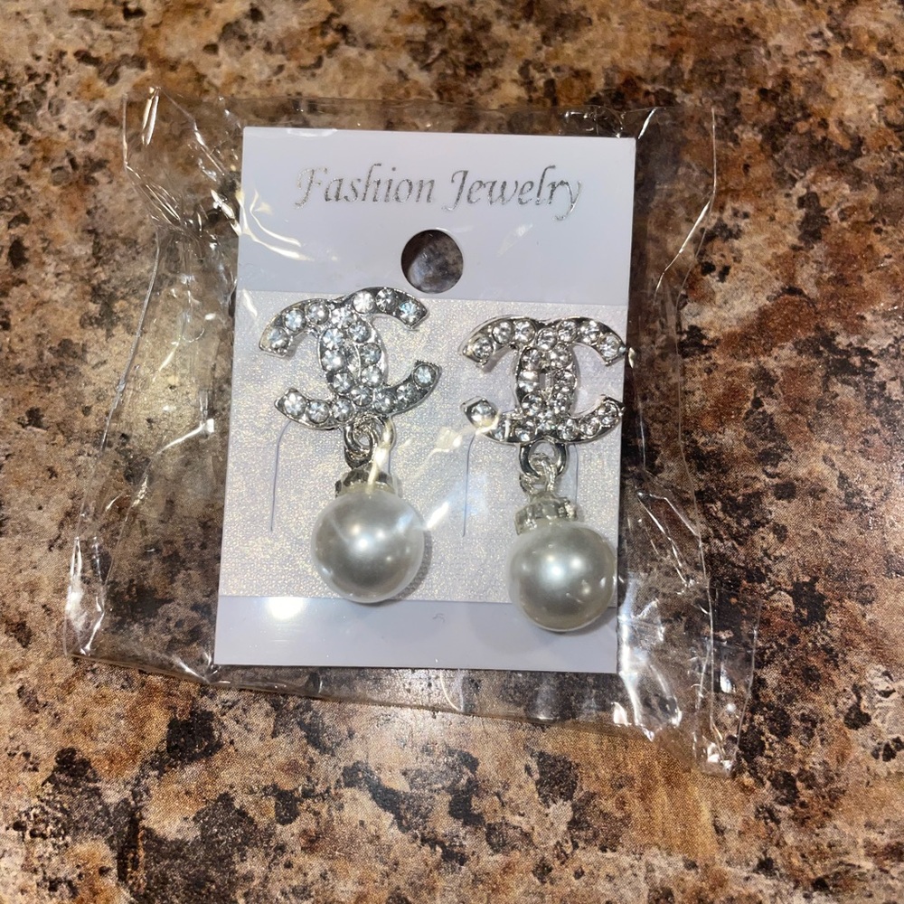 Fashion earrings